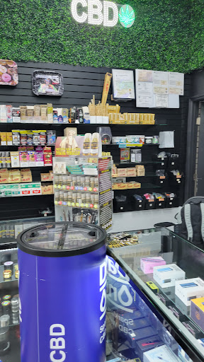 Tobacco Shop «Orlando Smoke Shop Fun Spot», reviews and photos, 5531 International Dr, Orlando, FL 32819, USA