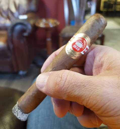 Tobacco Shop «Stogies On Grand», reviews and photos, 961 Grand Ave, St Paul, MN 55105, USA