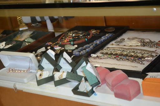 Antique Furniture Store «Aardvark Antiques & Estate Liquidations», reviews and photos, 4316 Mundy Mill Rd, Oakwood, GA 30566, USA