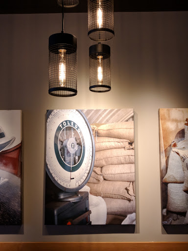 Coffee Shop «Starbucks», reviews and photos, 42825 Woodward Ave, Bloomfield Hills, MI 48304, USA