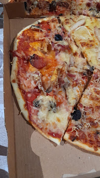 Plats et boissons du Pizzeria Pizza Chance à Varzay - n°3