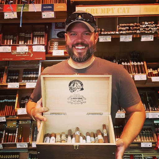 Cigar Shop «Bluegrass Discount Tobacco», reviews and photos, 1218 N Main St # C, Williamstown, KY 41097, USA