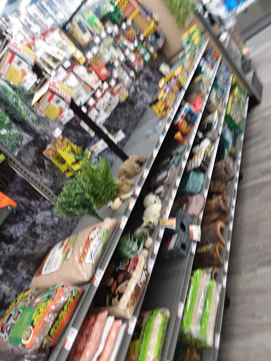 Pet Supply Store «Pet Supplies Plus», reviews and photos, 13360 W 87th St Pkwy, Lenexa, KS 66215, USA
