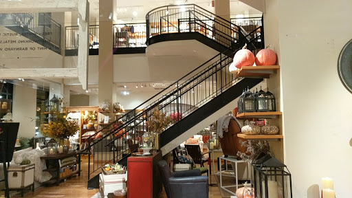 Furniture Store «Pottery Barn», reviews and photos, 2700 Clarendon Blvd r100, Arlington, VA 22201, USA