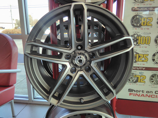 Tire Shop «Discount Tire Store - Greenville, SC», reviews and photos, 1408 Woodruff Rd, Greenville, SC 29607, USA