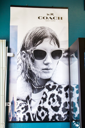 Optician «FrameDoctors Expert Eyeglass Repair & Sunglasses», reviews and photos, 777 E Barstow Ave G, Fresno, CA 93710, USA