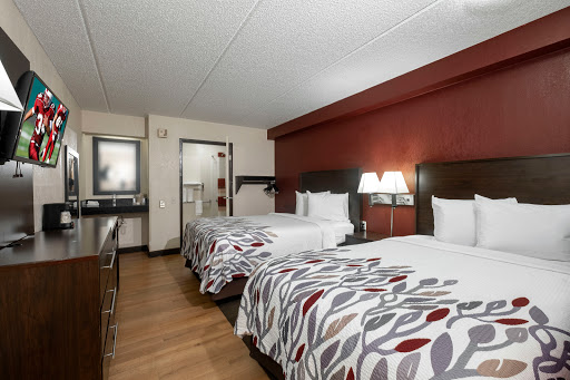 Red Roof Inn Champaign - University image 6