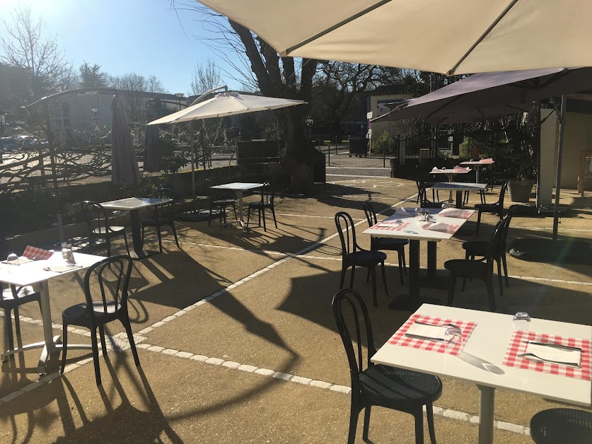 Au Jardin Public bar restaurant à Saintes