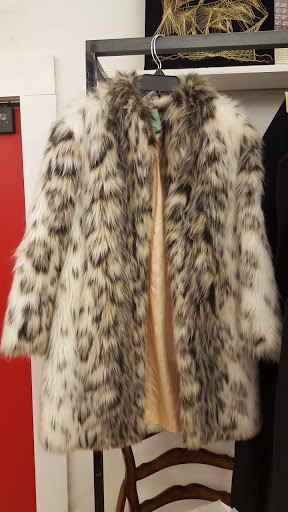 Thrift Store «The Salvation Army Family Store & Donation Center», reviews and photos, 2151 W Devon Ave, Chicago, IL 60659, USA