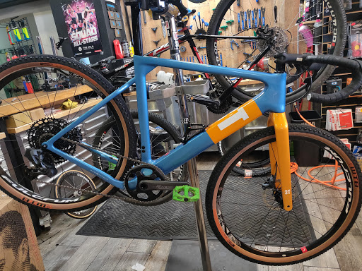 Bicycle Repair Shop «The Velo Bike Shop and Cafe», reviews and photos, 828 N 2nd St, Phoenix, AZ 85004, USA