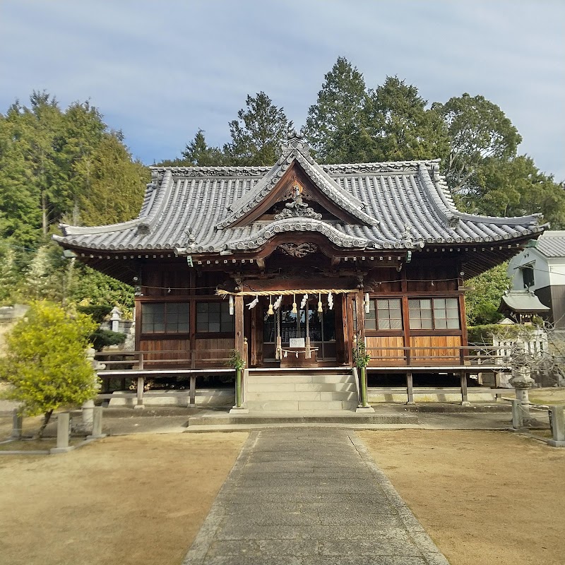 男山神社