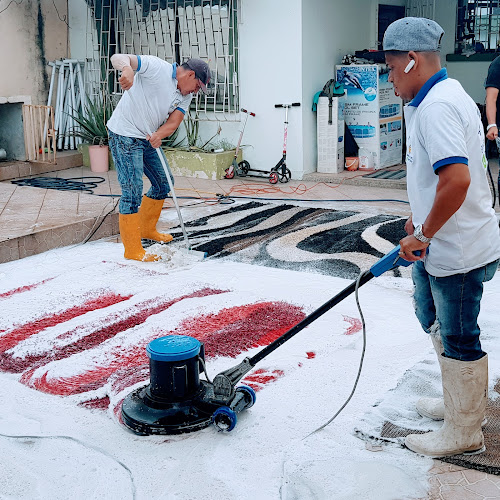 Opiniones de Empresa de Limpieza y Lavado de Muebles SAMCLEANING en Guayaquil - Servicio de lavado de coches