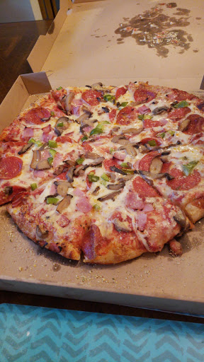 Pizza Restaurant «Alan D Liquor», reviews and photos, 2300 W Auburn Rd, Rochester Hills, MI 48309, USA