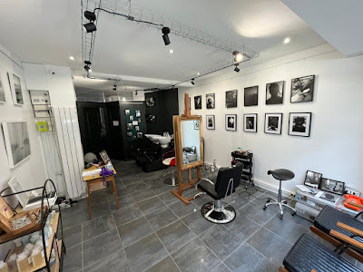 Le bouclard - Coiffeur créateur / Concept store à Paris