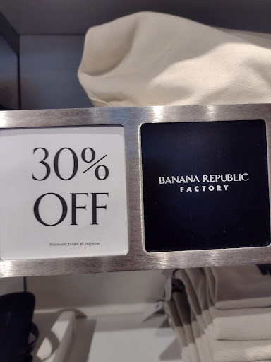 Clothing Store «Banana Republic Factory Store», reviews and photos, 261 W 125th St, New York, NY 10027, USA