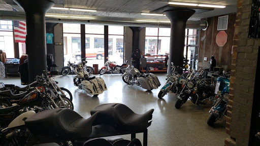 Motorcycle Dealer «Black Stock Motorcycle Company LLC (BSMC)», reviews and photos, 611 2nd Ave SE, Cedar Rapids, IA 52401, USA