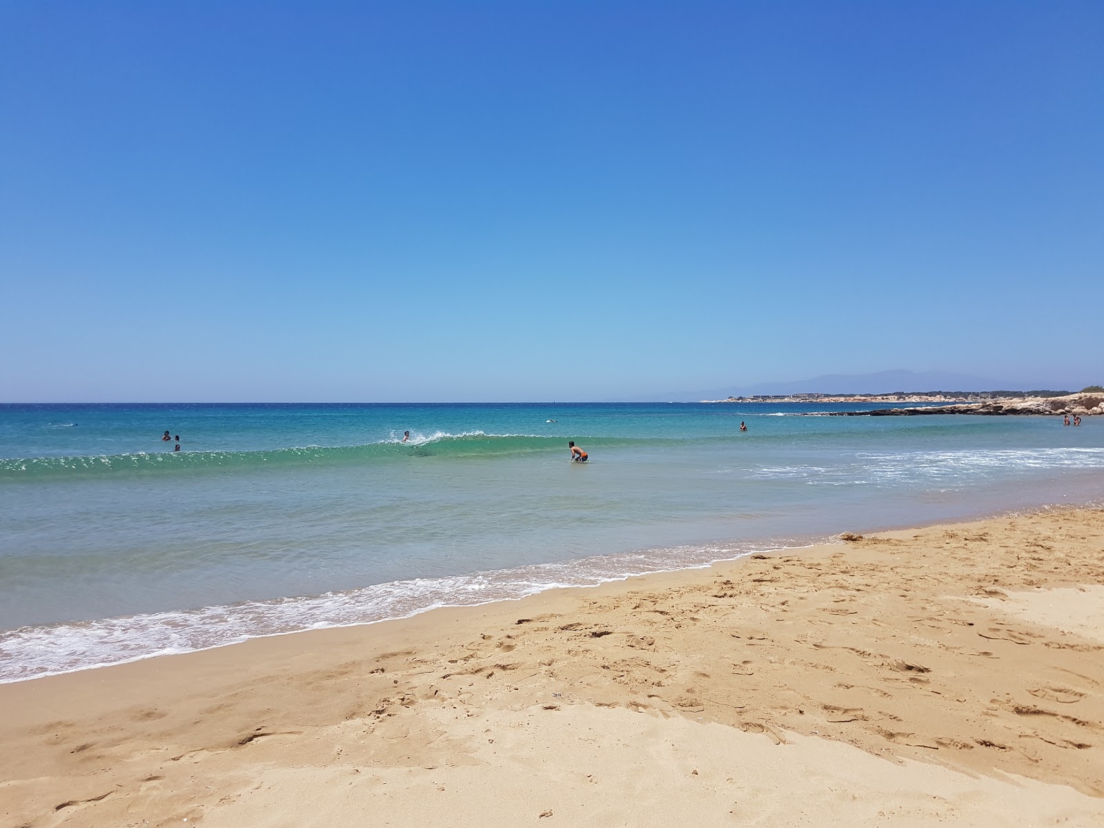 Fotografija Plaža Pyrgaki podprto z obalami