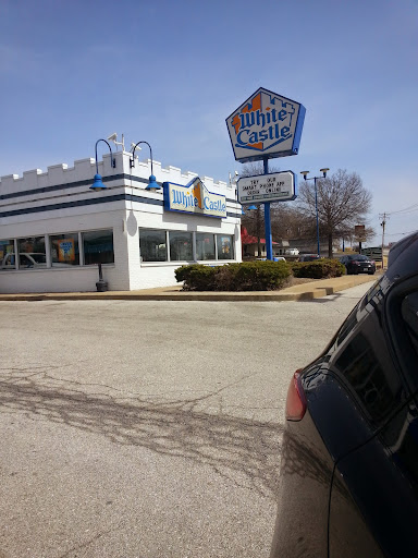 Shopping Mall «Hilltop Village Shopping Center», reviews and photos, 77 Hilltop Village Center Dr, Eureka, MO 63025, USA