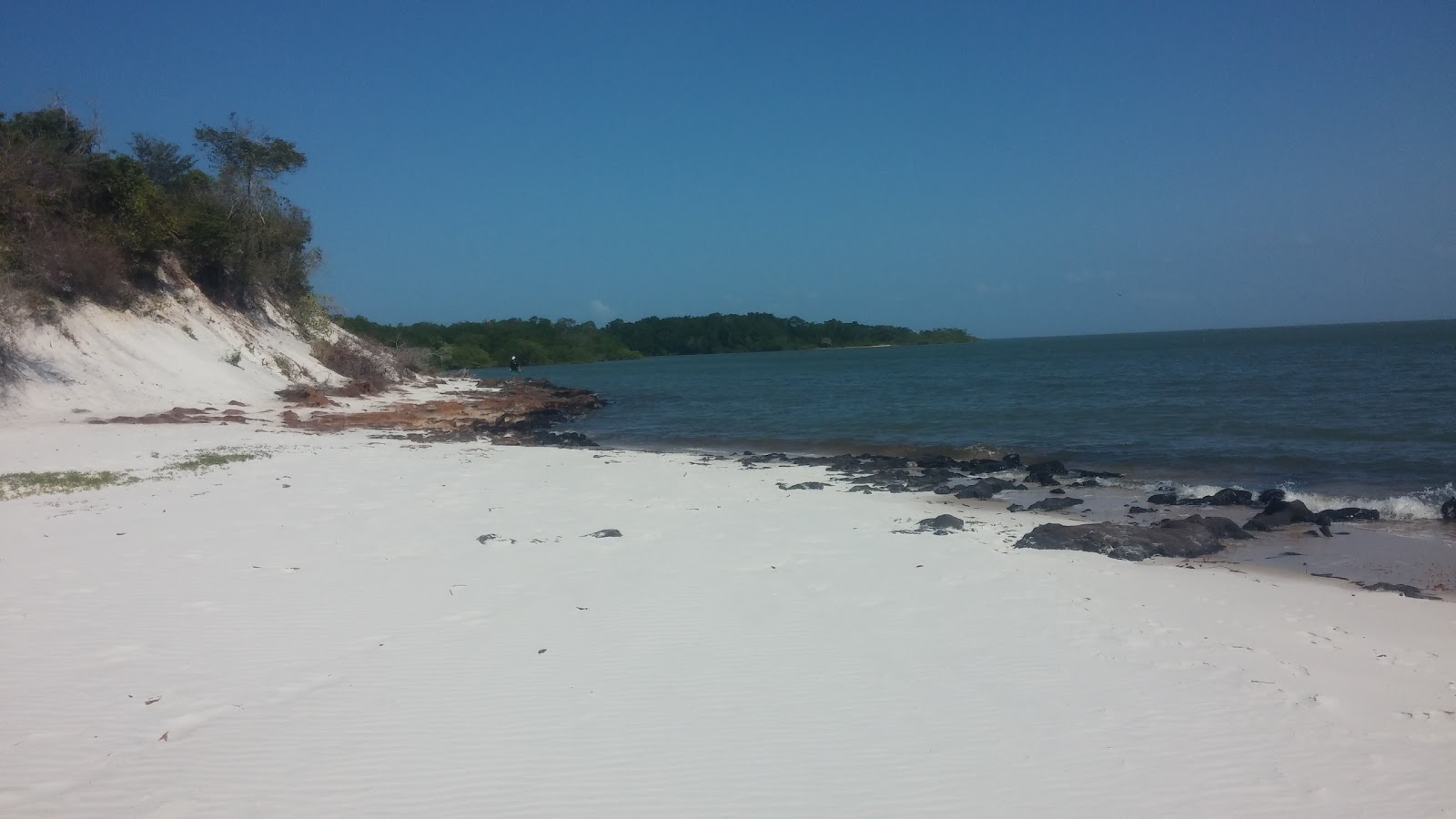 Praia de Itapetiua的照片 带有宽敞的海岸