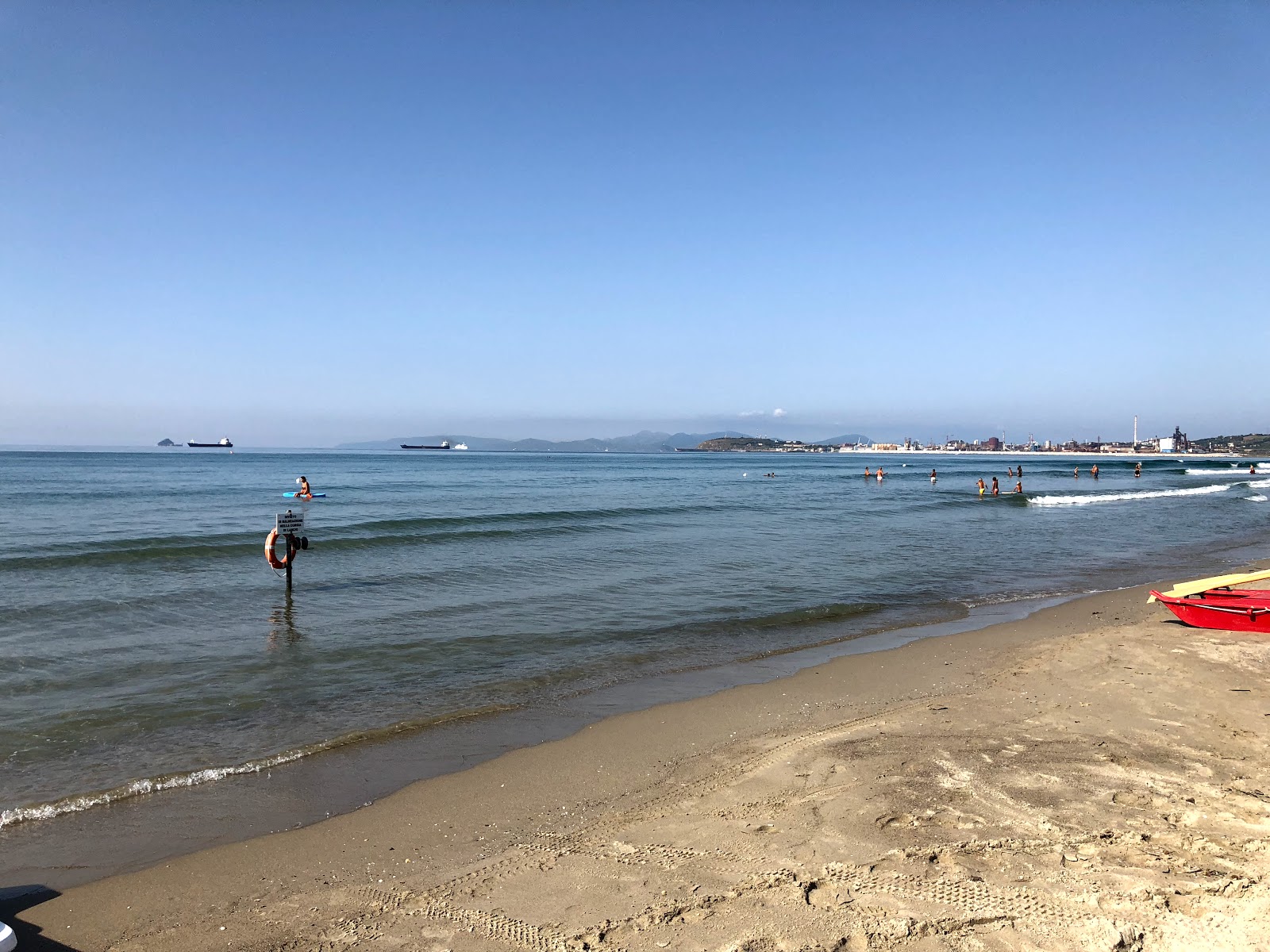 Fotografie cu Spiaggia quagliodromo II cu o suprafață de nisip maro
