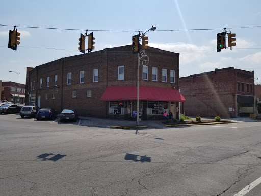 American Restaurant «Two Dads Cafe n Catering», reviews and photos, 301 E Sullivan St, Kingsport, TN 37660, USA