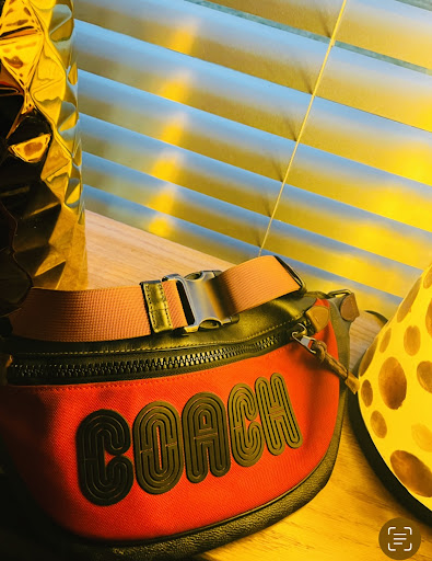 Pawn Shop «Sterling & Knight Jewelry & Pawn», reviews and photos, 109 E St Charles Rd, Villa Park, IL 60181, USA