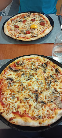 Pizza du Pizzeria La Storia à Landivisiau - n°11