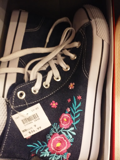 Shoe Store «Payless ShoeSource», reviews and photos, 1121 E 5th St, Tyler, TX 75701, USA