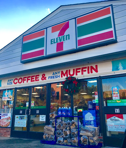 7-Eleven, 193 Albion St, Wakefield, MA 01880, USA, 