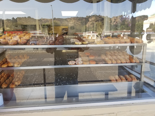 Donut Shop «The Donut Man», reviews and photos, 915 E Rte 66, Glendora, CA 91740, USA