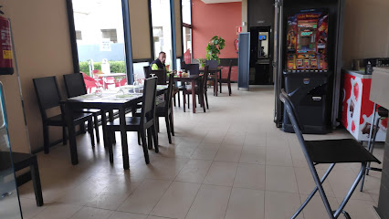 Restaurante Magnus - C. Ajedrea, 20, 50720 Cartuja Baja, Zaragoza, Spain