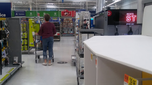 Department Store «Walmart Supercenter», reviews and photos, 3003 N Highway 61, Muscatine, IA 52761, USA