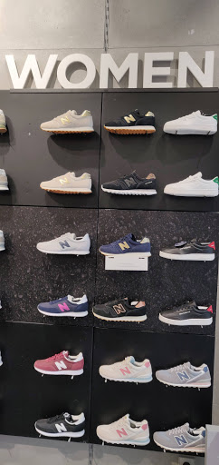 rivaal Doe het niet Makkelijk te lezen Best Stores To Buy Women's Beige Sneakers Amsterdam Near Me