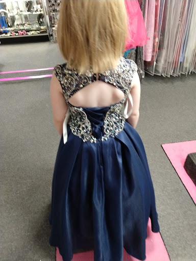 Bridal Shop «Country Bumpkin Boutique», reviews and photos, 303 S Willow Ave, Cookeville, TN 38501, USA