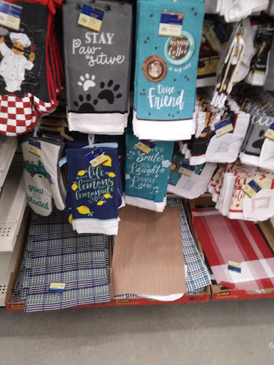 Dollar Store «Dollar Tree», reviews and photos, 6929 Dempster St, Morton Grove, IL 60053, USA