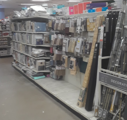 Discount Store «Bargain Hunt», reviews and photos, 250 John W Morrow Jr Pkwy #100, Gainesville, GA 30501, USA