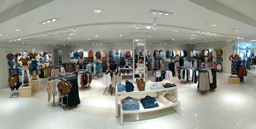 Clothing Store «Forever 21», reviews and photos, 211 King St, Charleston, SC 29401, USA