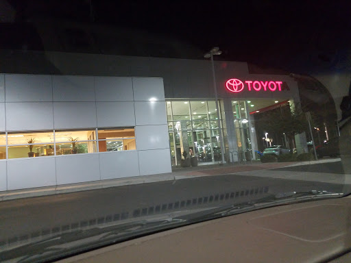 Toyota Dealer «Big Two Toyota of Chandler», reviews and photos, 1250 S Gilbert Rd, Chandler, AZ 85286, USA