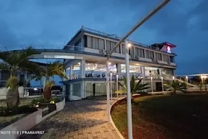 Seeyona Yacht Resort image