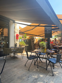 Atmosphère du Restaurant La Petite Cuillère à Villeneuve-lès-Avignon - n°18