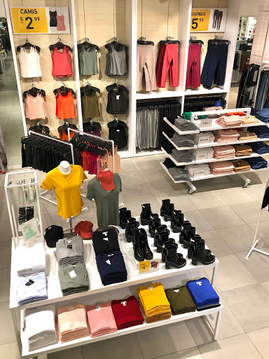 Clothing Store «Forever 21», reviews and photos, 4502 S Steele St #426B, Tacoma, WA 98409, USA