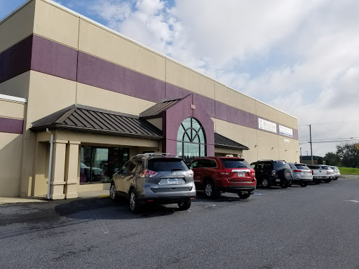 Thrift Store «Re-Uzit Shop of New Holland», reviews and photos, 707 W Main St, New Holland, PA 17557, USA