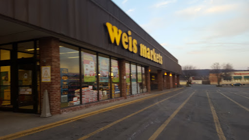 Supermarket «Weis Markets», reviews and photos, 401 N Main St, Elmira, NY 14901, USA