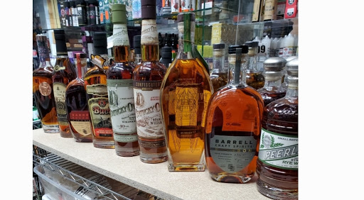 Party Store «Express Tobacco Vapor & Liqour Outlet», reviews and photos, 704 S Lapeer Rd, Lake Orion, MI 48362, USA