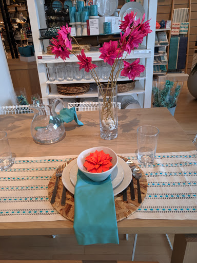 Furniture Store «Crate and Barrel», reviews and photos, 555 Bellevue Way NE, Bellevue, WA 98004, USA