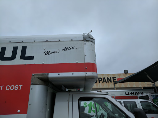 Truck Rental Agency «U-Haul Moving & Storage of Takoma Park», reviews and photos, 6889 New Hampshire Ave, Takoma Park, MD 20912, USA
