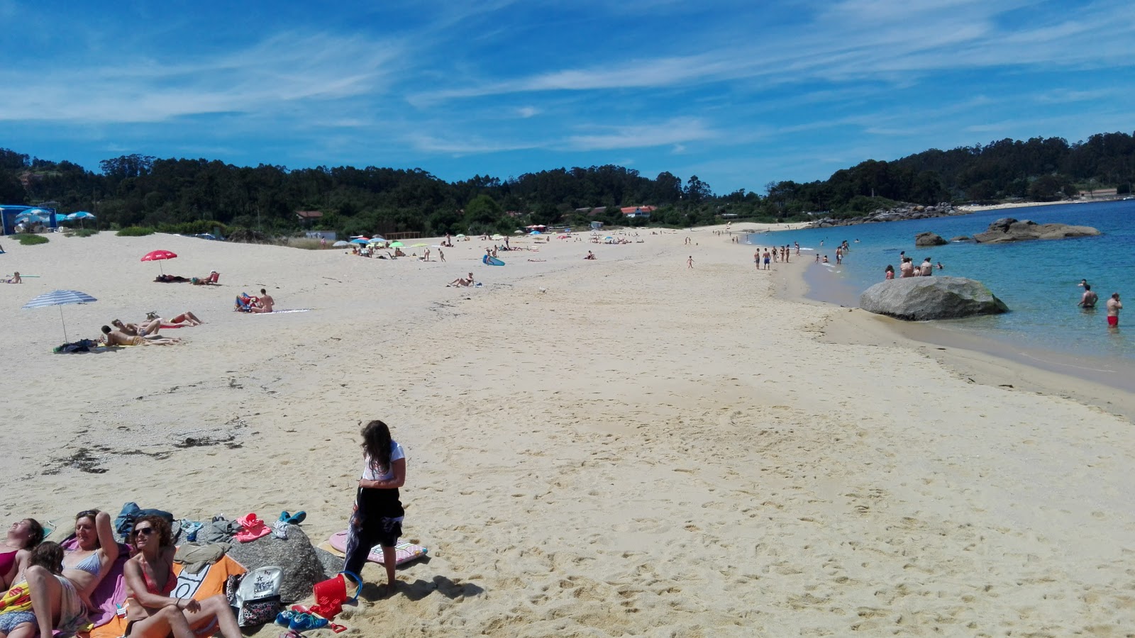 Zdjęcie Praia de Tulla z powierzchnią turkusowa czysta woda