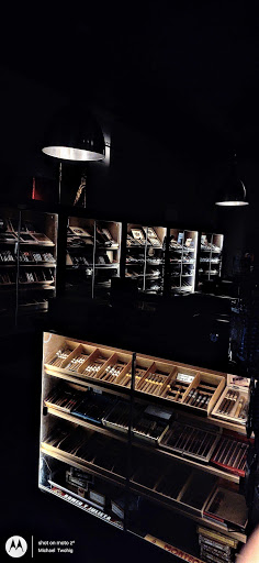 Cigar Shop «Executive Cigar Shop & Lounge», reviews and photos, 837 E New Haven Ave, Melbourne, FL 32901, USA