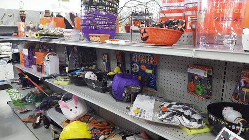 Thrift Store «Goodwill Retail Store of Lake St. Louis», reviews and photos, 913 Robert Raymond Dr, Lake St Louis, MO 63367, USA