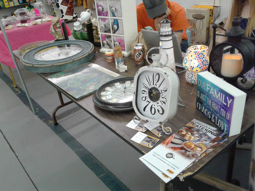 Flea Market «Streetsboro Flea Market - Furniture, Antiques, Collectibles», reviews and photos, 1513 Streetsboro Rd, Streetsboro, OH 44241, USA